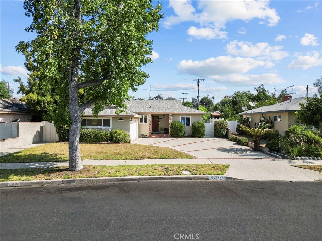 Photo of Listing #SR25149780