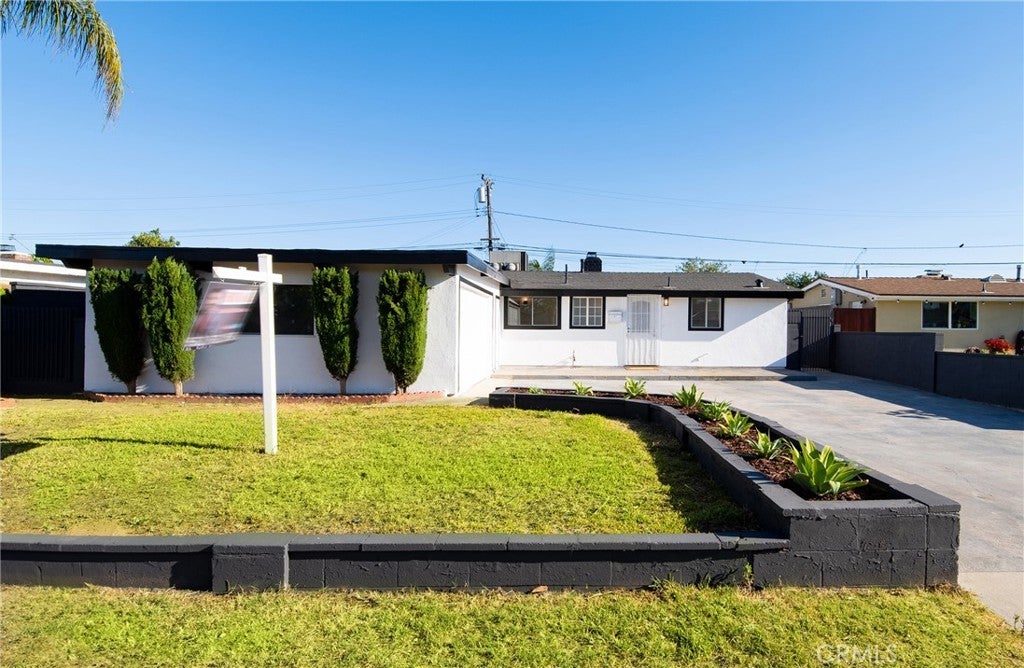 Photo of Listing #DW25149351