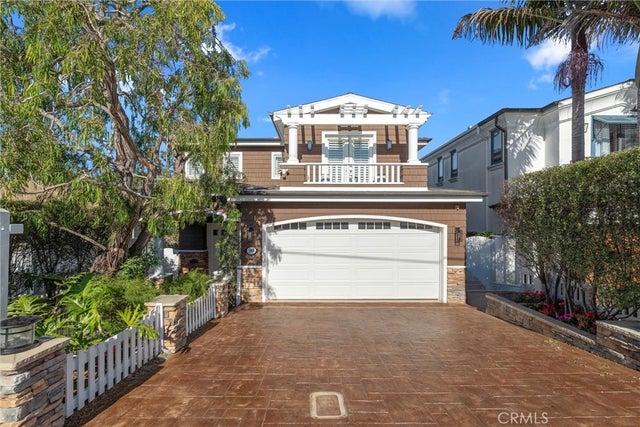 2000 Walnut Avenue, Manhattan Beach.