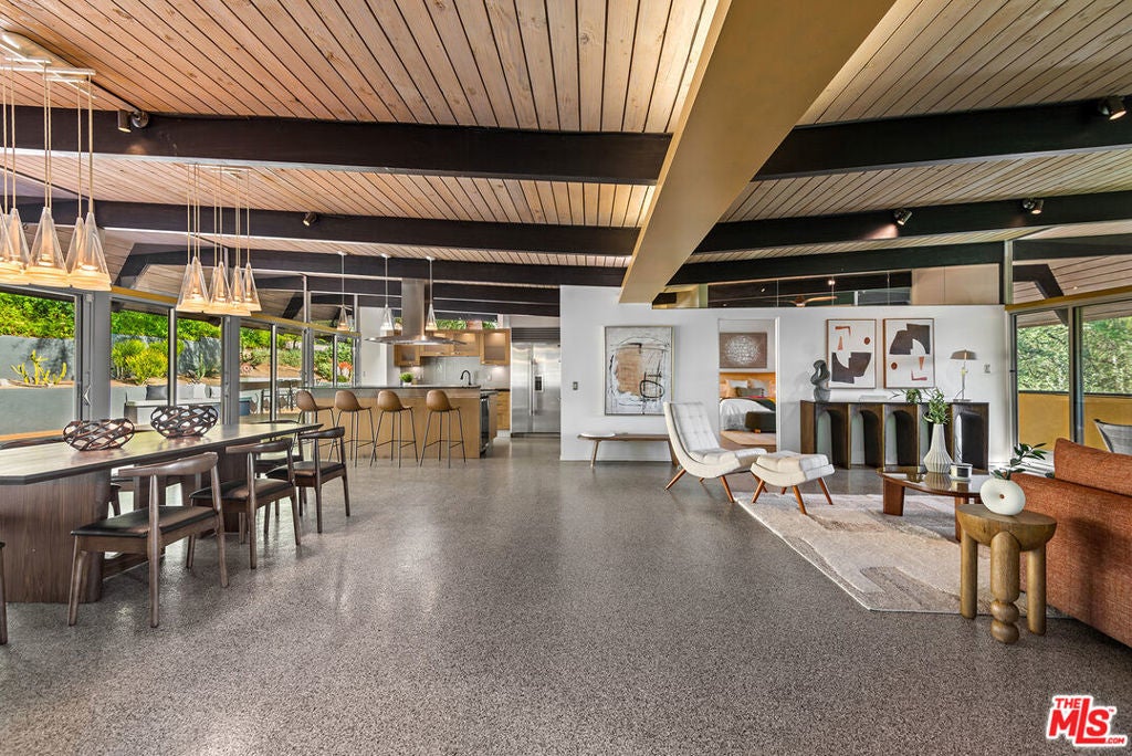 Photo of Listing #25563475