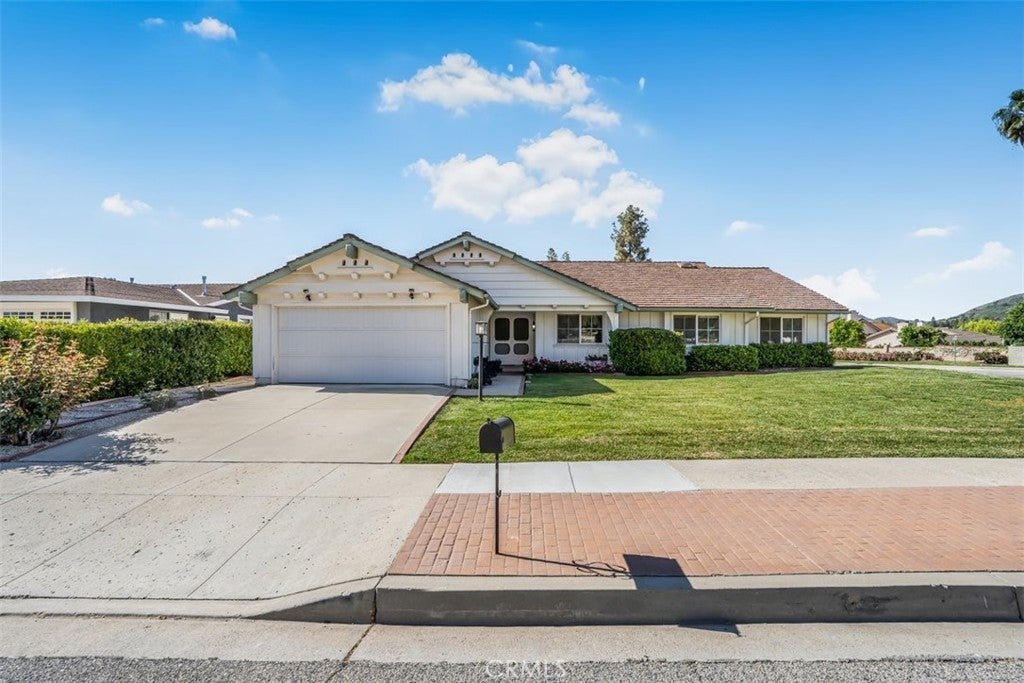 Photo of Listing #SR25154814