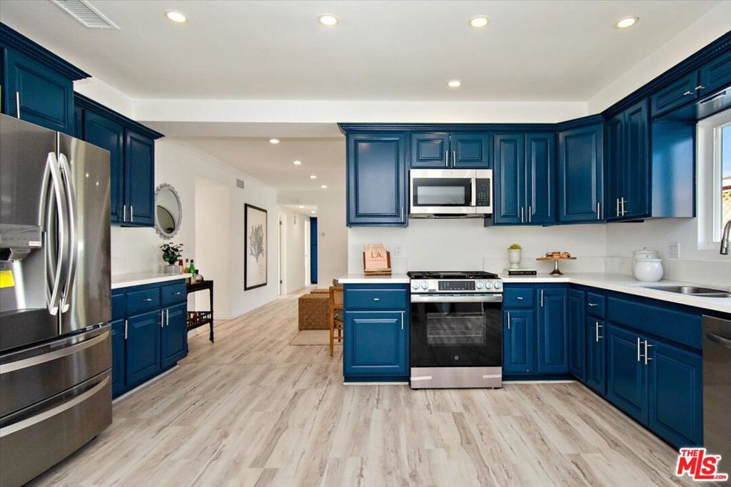 Photo of Listing #25563611