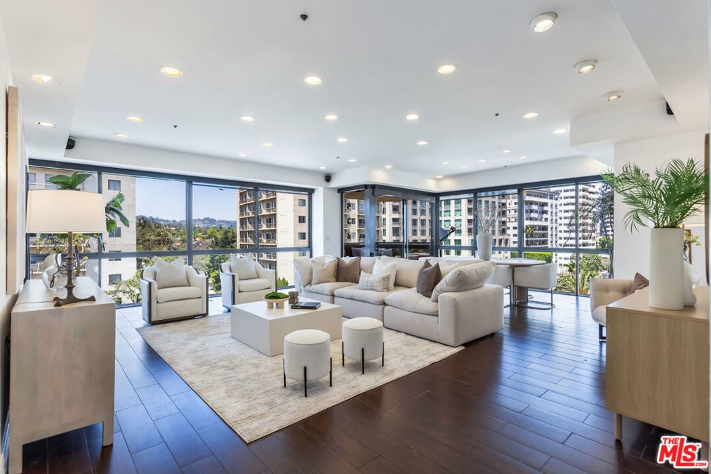 Photo of Listing #25556587