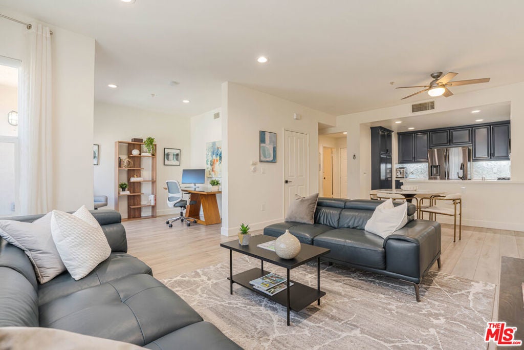 Photo of Listing #25562989