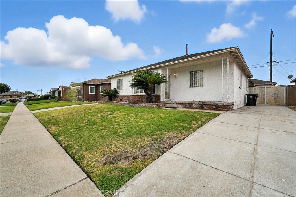 Photo of Listing #DW25155364