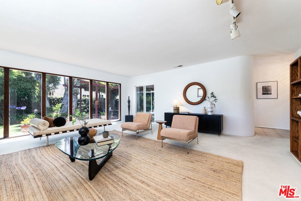 Photo of Listing #25563687