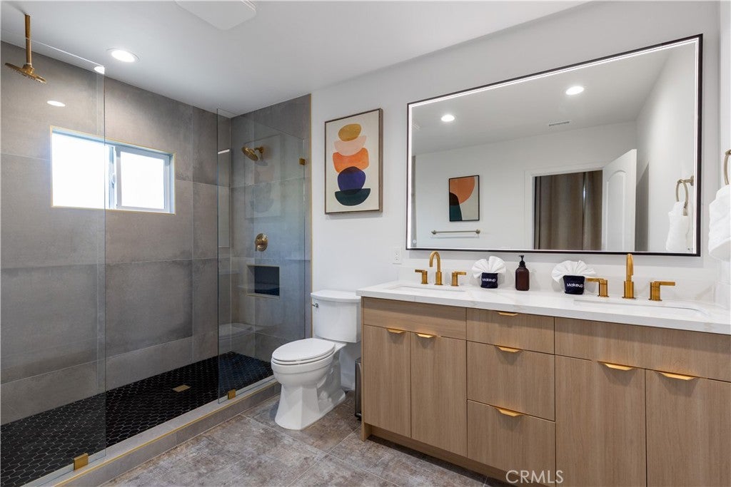 Photo of Listing #CV25155517