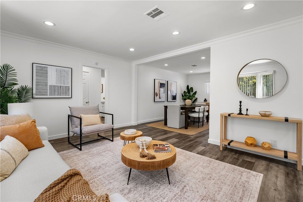 Photo of Listing #SR25155643