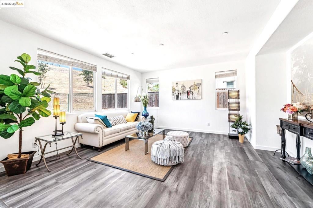 Photo of Listing #41104506