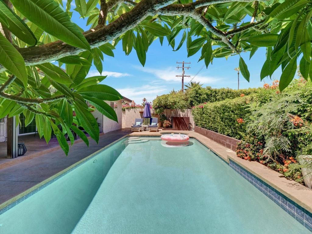 43860 Carmel Circle, Palm Desert