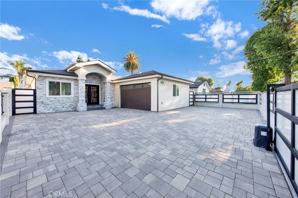 Photo of Listing #SR25155758