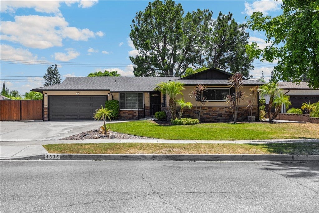 Photo of Listing #PW25152943