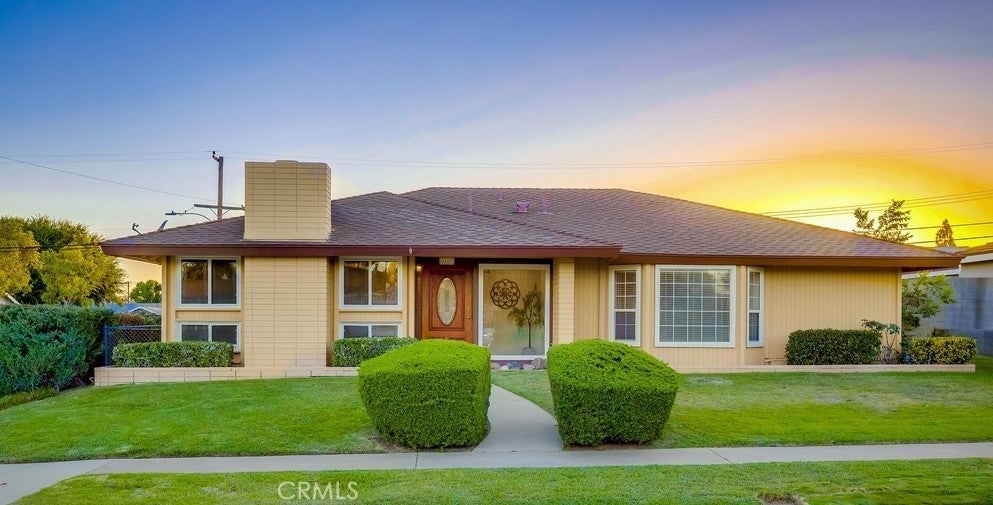 Photo of Listing #IV25155949