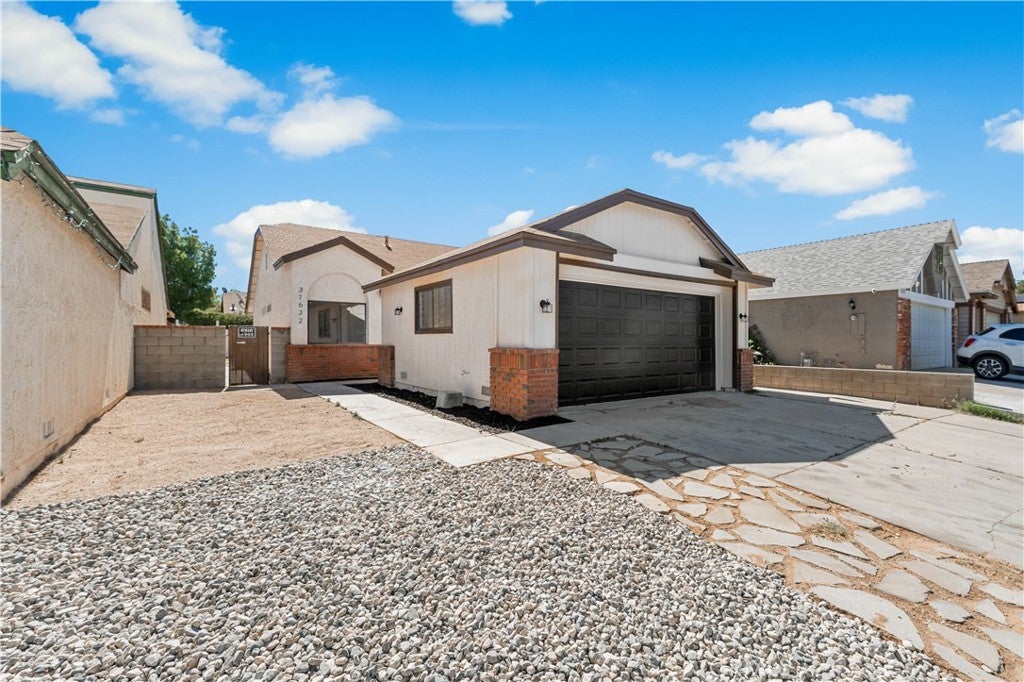 Photo of Listing #SR25156537