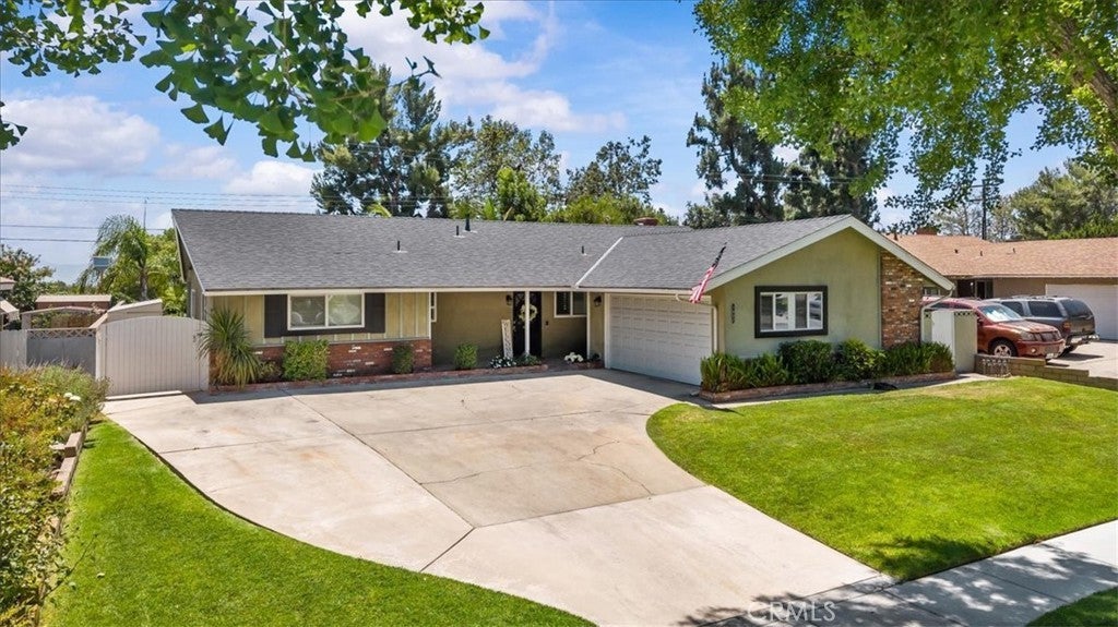 Photo of Listing #CV25154311