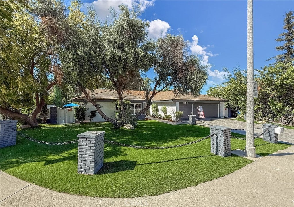 Photo of Listing #SR25157021