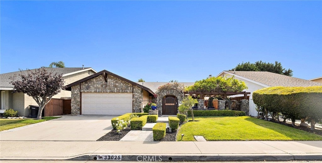 Photo of Listing #OC25153435