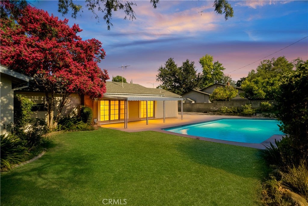 Photo of Listing #SR25157195