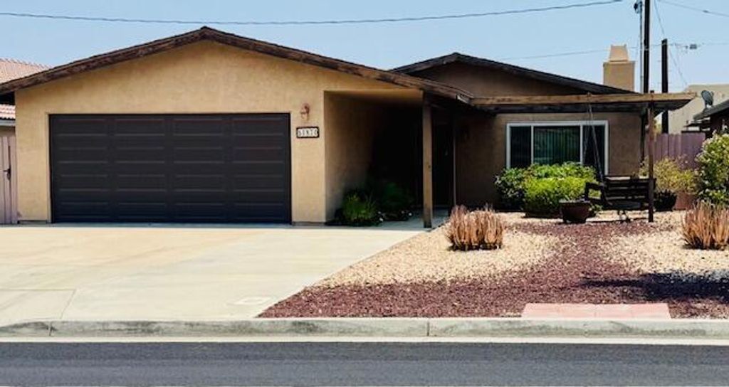 51870 Avenida Alvarado, La Quinta
