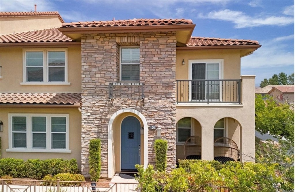 Photo of Listing #SR25158130