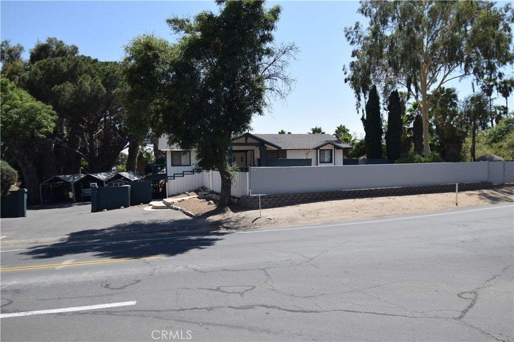 Photo of Listing #IV25157451