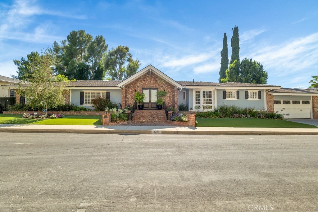 Photo of Listing #SR25132221