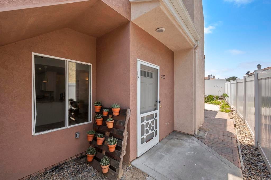 Photo of Listing #PTP2505342