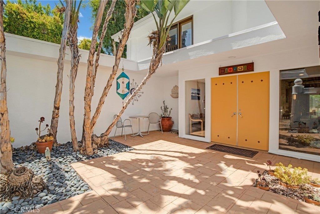 Photo of Listing #SR25156200