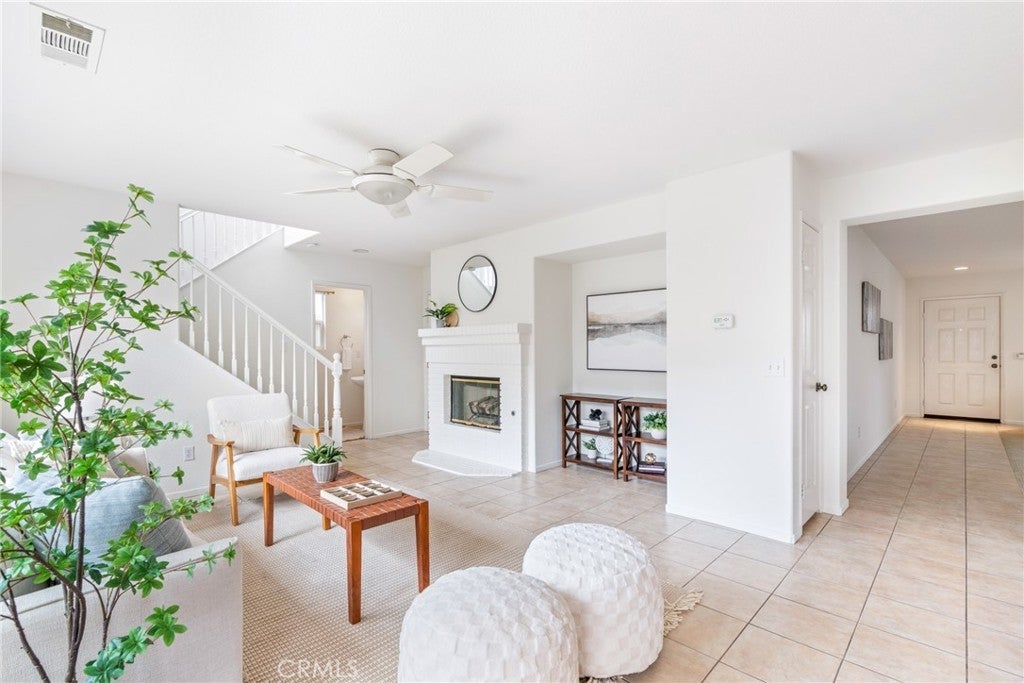 Photo of Listing #OC25111703