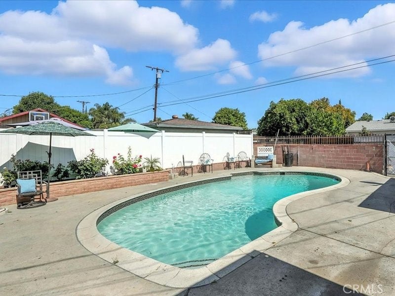 Photo of Listing #SR25158435