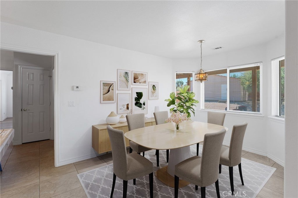 Photo of Listing #IV25157335