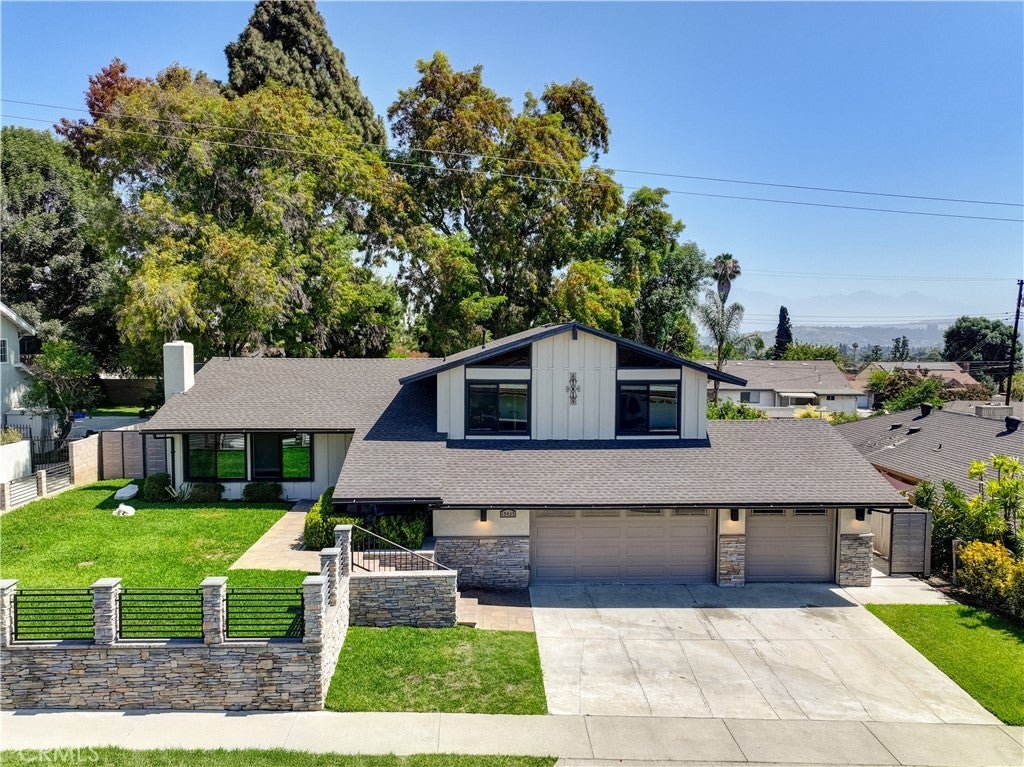 Photo of Listing #IV25158595