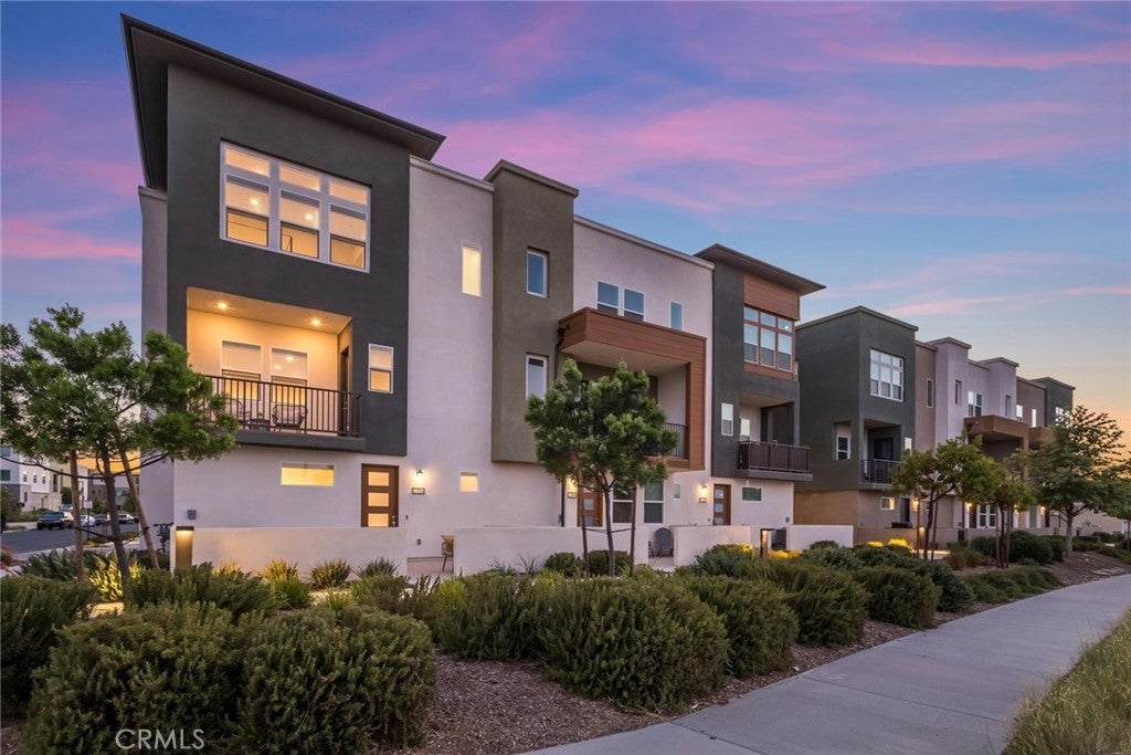 Photo of Listing #SR25158065