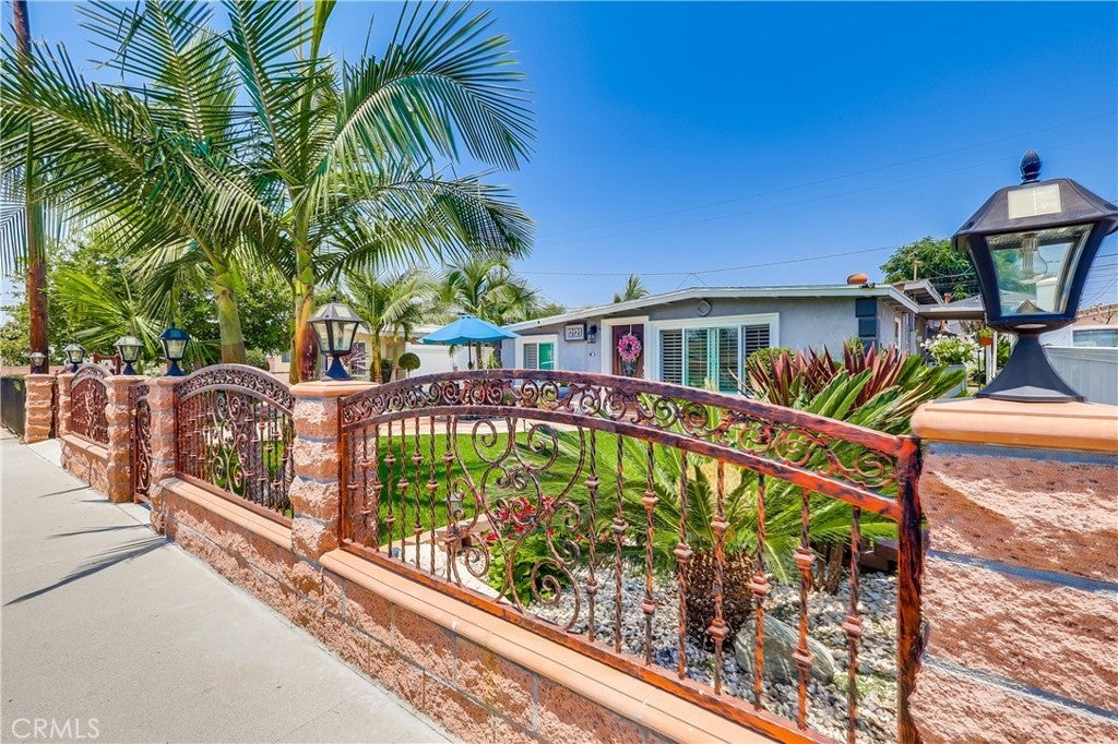 Photo of Listing #DW25158941