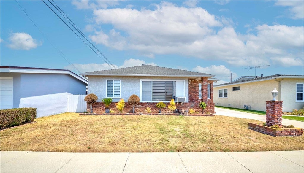 Photo of Listing #PV25158935