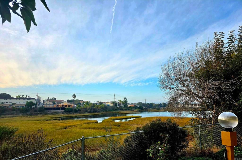 Photo of Listing #PTP2505359