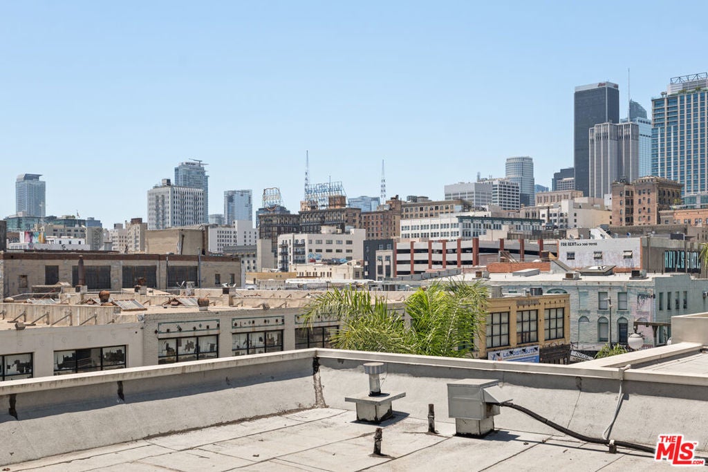 Photo of Listing #25565645