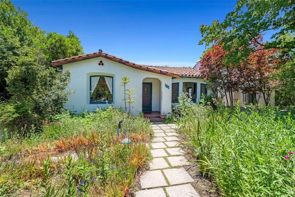 Photo of Listing #CV25159595