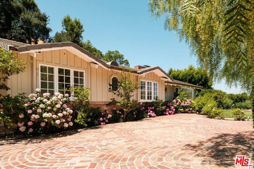 Photo of Listing #25563407