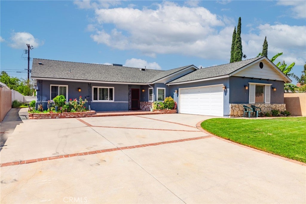 Photo of Listing #SR25154993