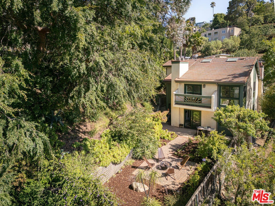 Photo of Listing #25563877