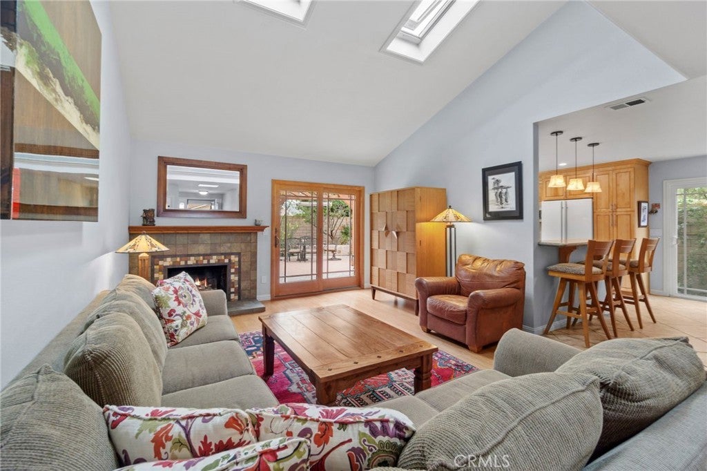 Photo of Listing #OC25159305