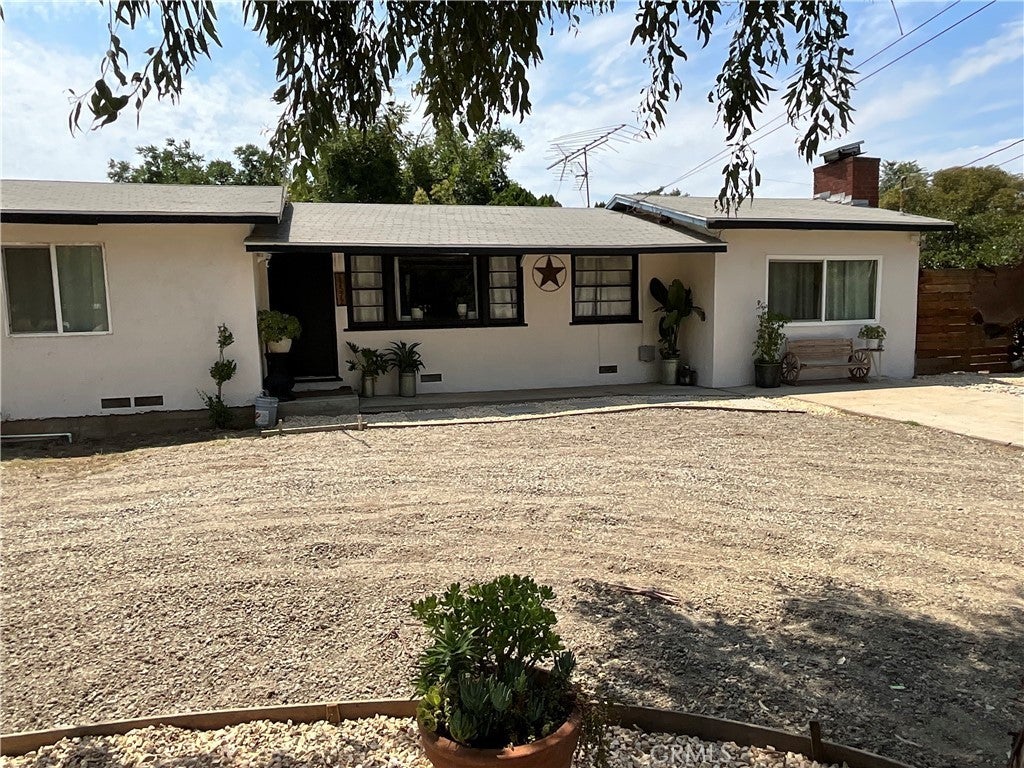 Photo of Listing #IV25157746