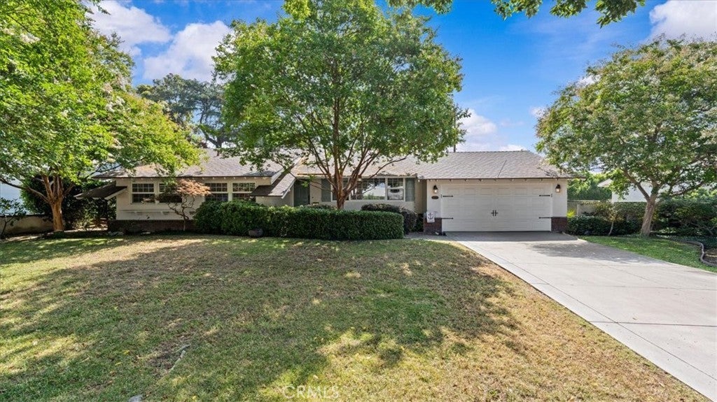 Photo of Listing #CV25141355