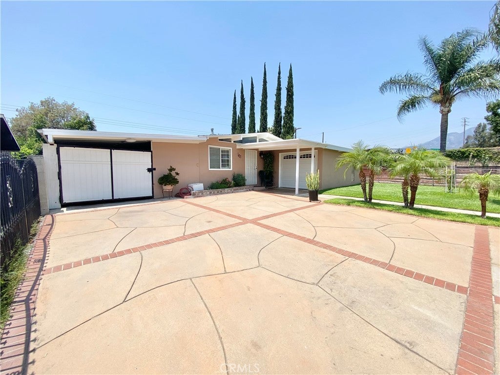 Photo of Listing #IV25160030