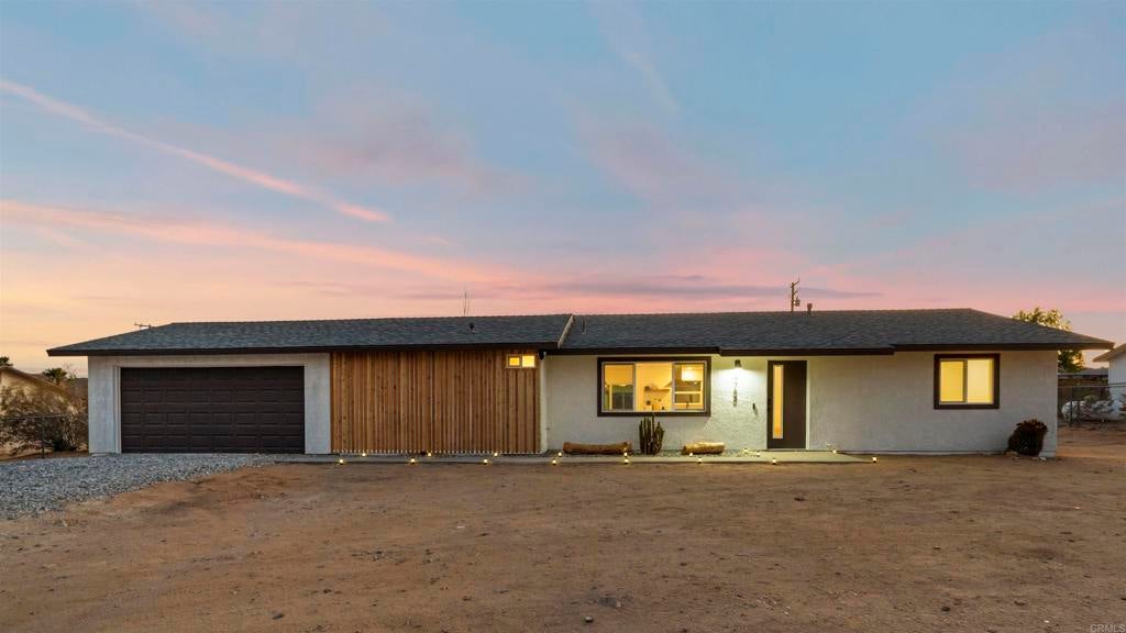 Photo of Listing #PTP2505408