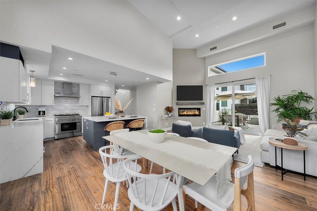 2713 Carnegie Lane B, Redondo Beach.