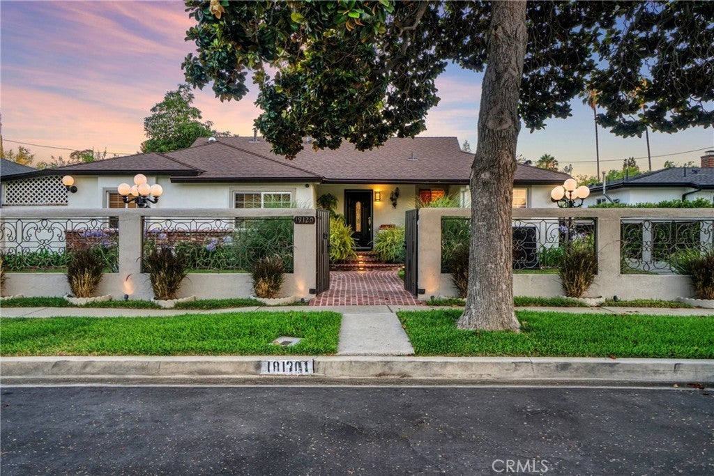 Photo of Listing #SR25148392