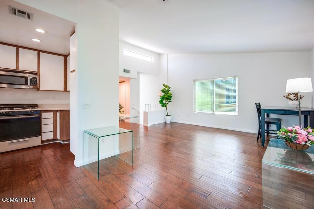 Photo of Listing #225003595