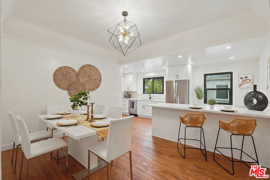 Photo of Listing #25565921